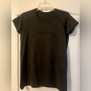 Lululemon Short Sleeve Swiftly Tech 2.0 Size 10, Black